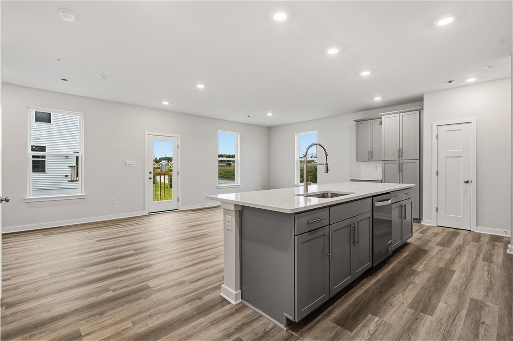 1015 Darcy Drive - Photo 3