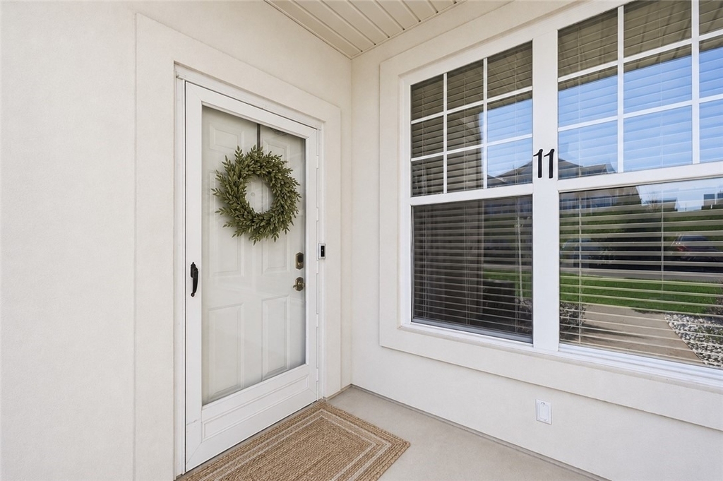 217 Adams Pointe Boulevard - Photo 1