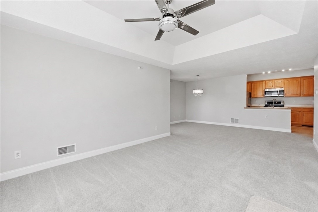 217 Adams Pointe Boulevard - Photo 4