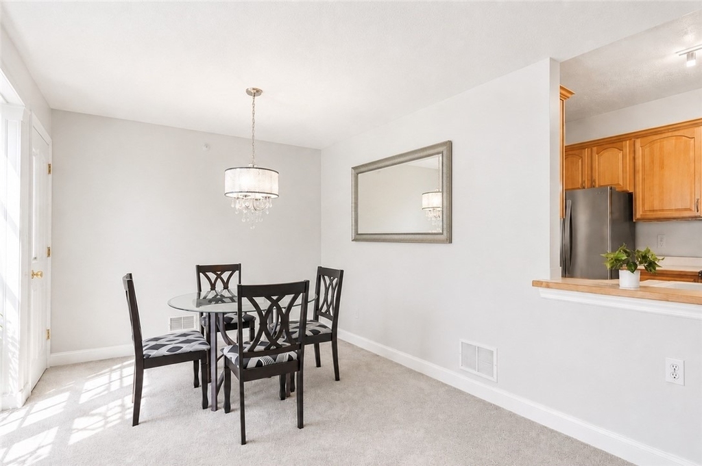 217 Adams Pointe Boulevard - Photo 5