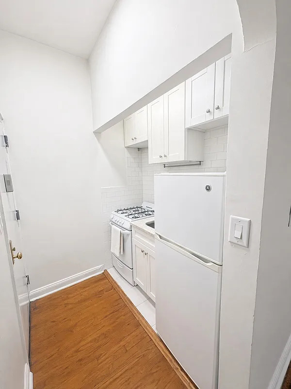 328 West 83rd Street - Photo 2