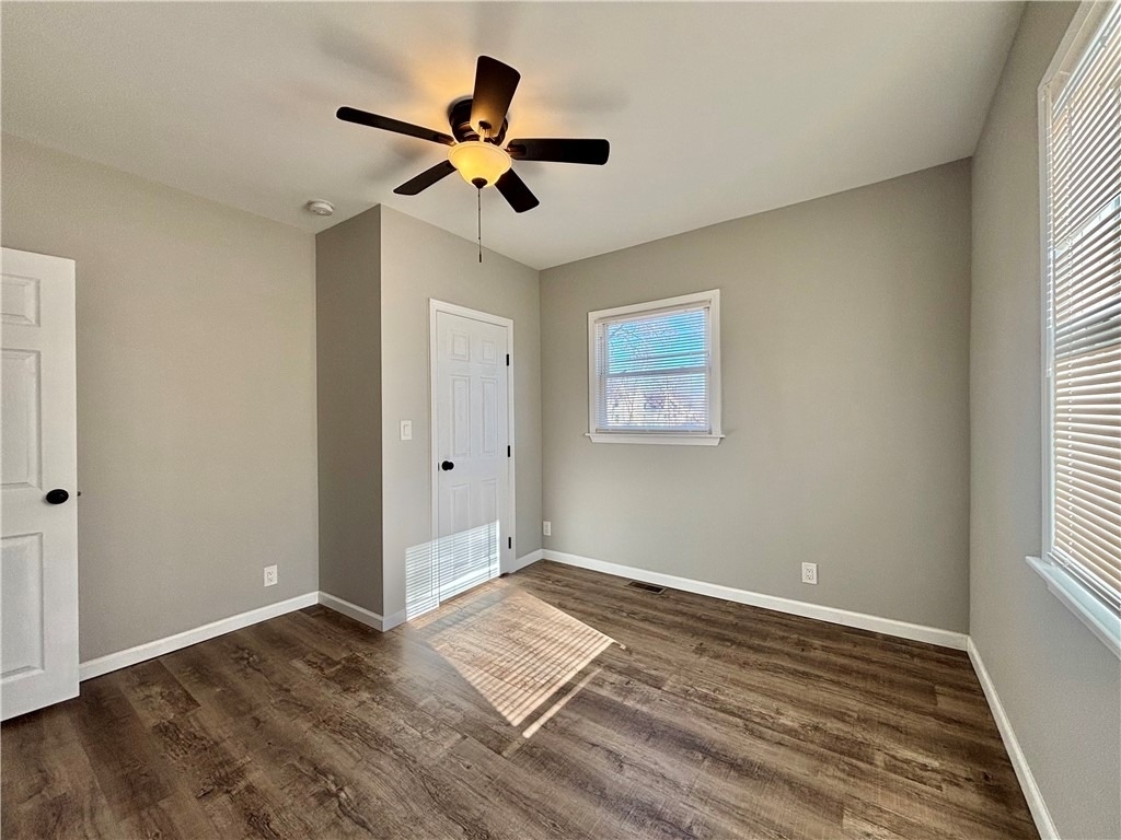 318 Bronson Street - Photo 11