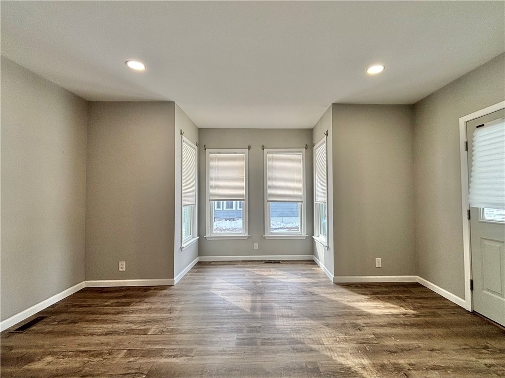 318 Bronson Street - Photo 5