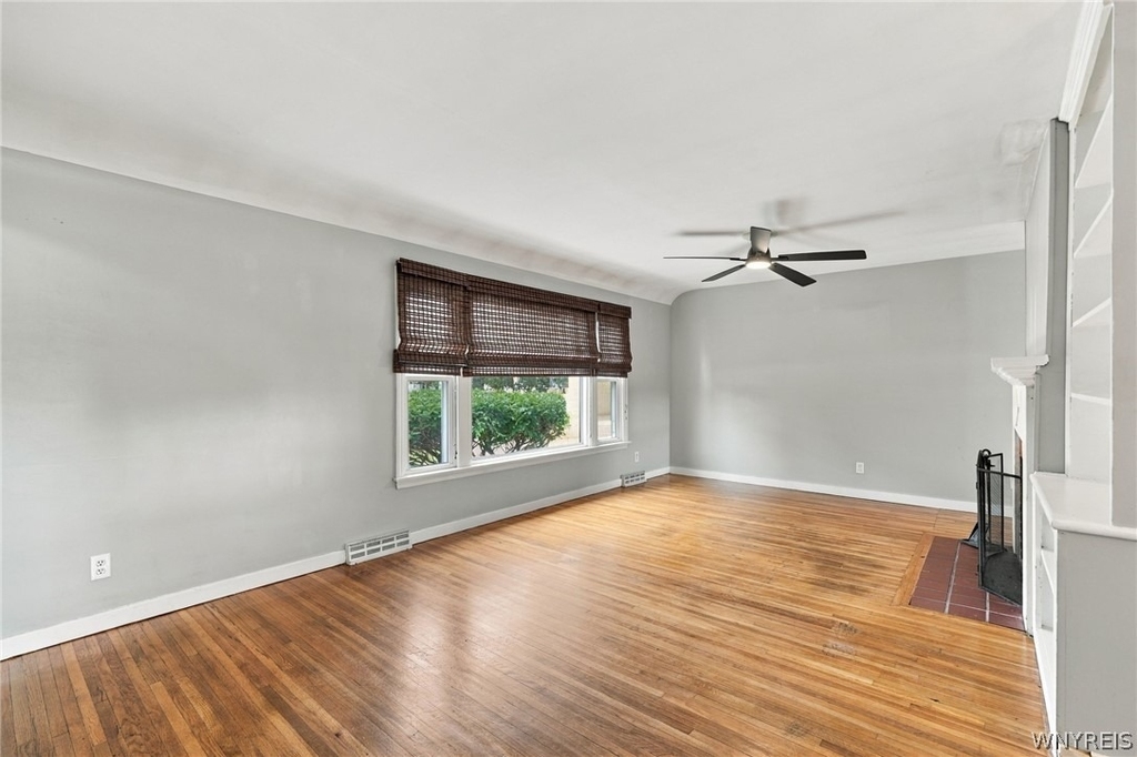 9105 Main St - Photo 7