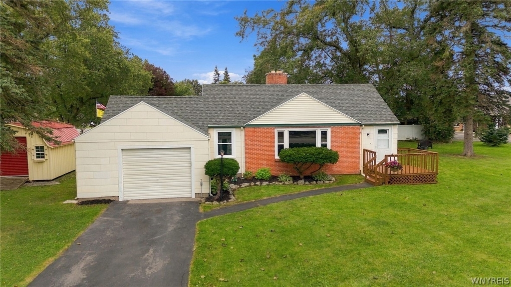 9105 Main St - Photo 2