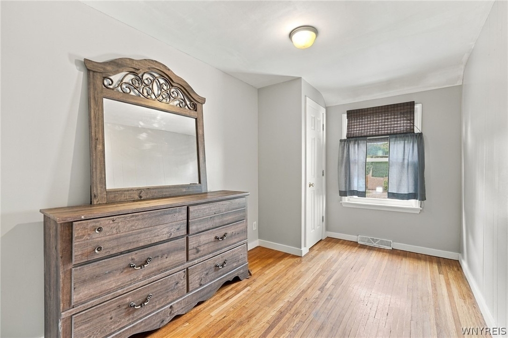 9105 Main St - Photo 22