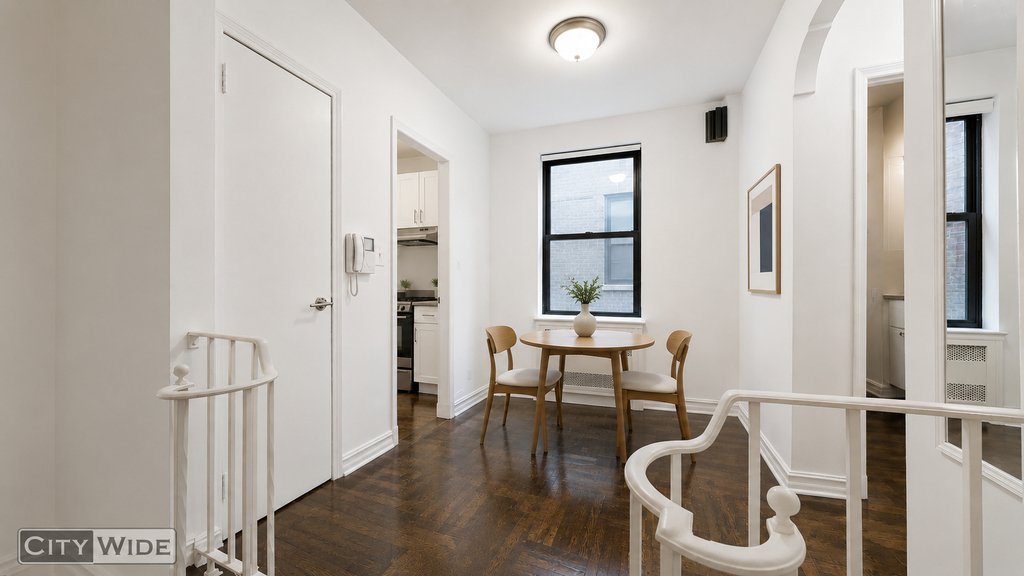 315 West 21st Street - Photo 2