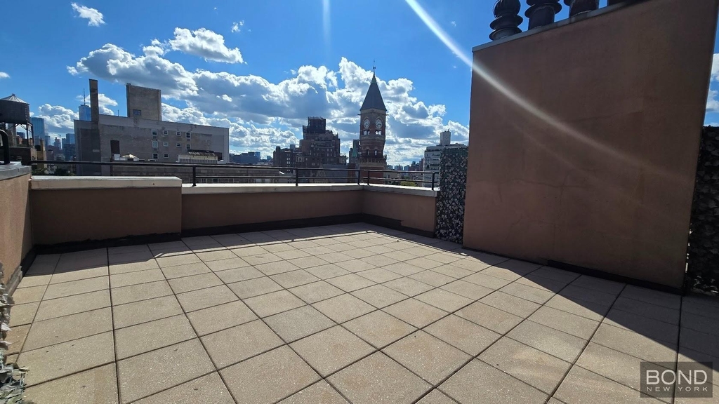 Sixth Avenue - Photo 16