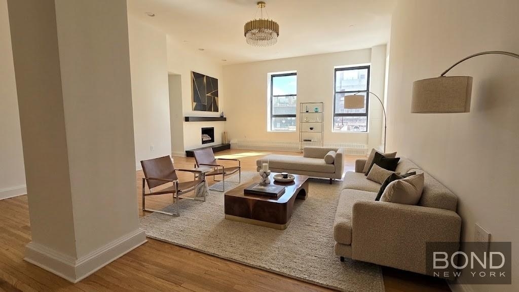 Sixth Avenue - Photo 1