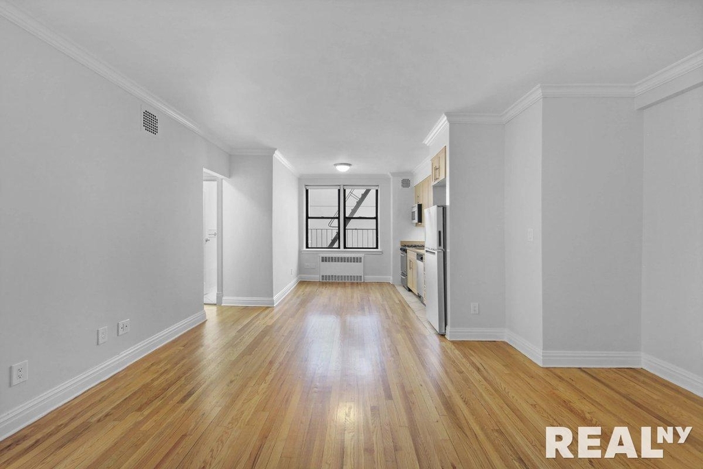 West 15th Street - Photo 1
