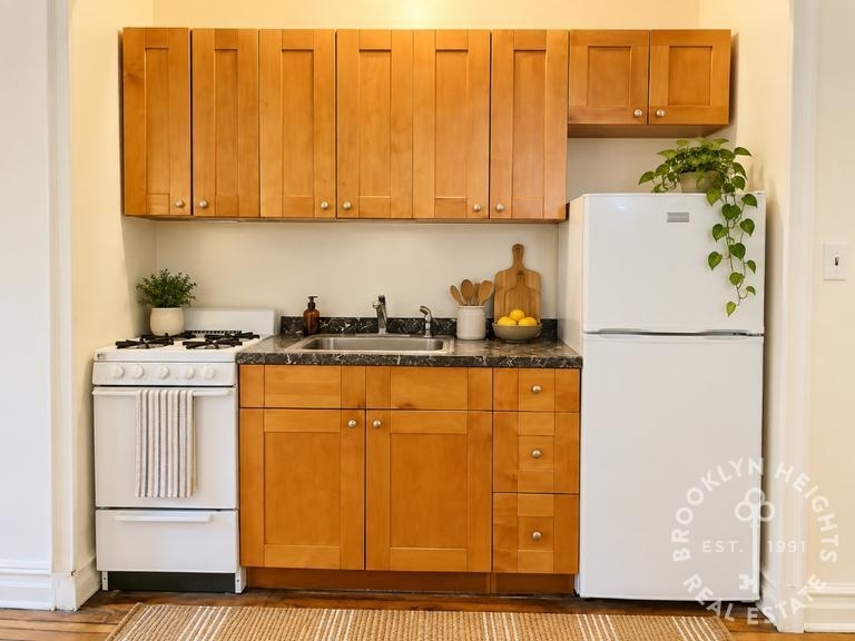 200 Clinton St. - Photo 2