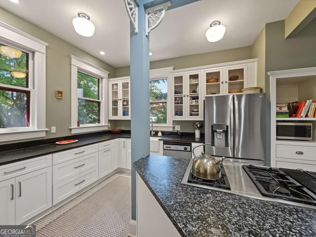 1059 Alta Avenue Ne - Photo 16