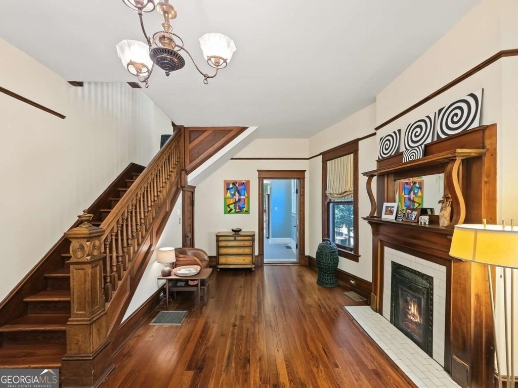 1059 Alta Avenue Ne - Photo 8