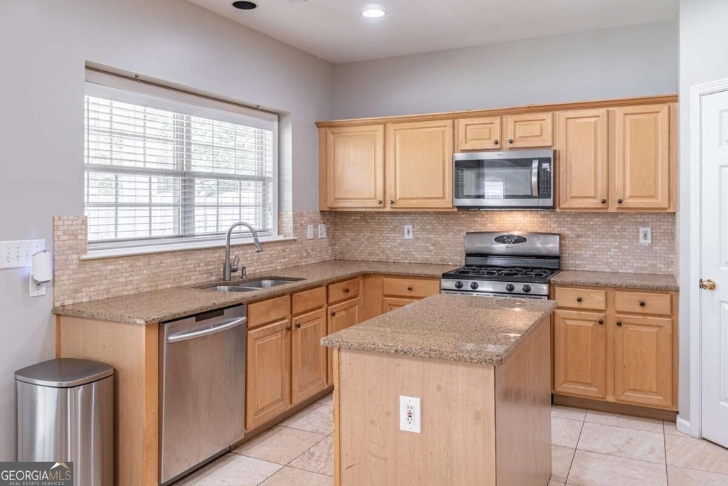 230 Albrighton Court - Photo 3