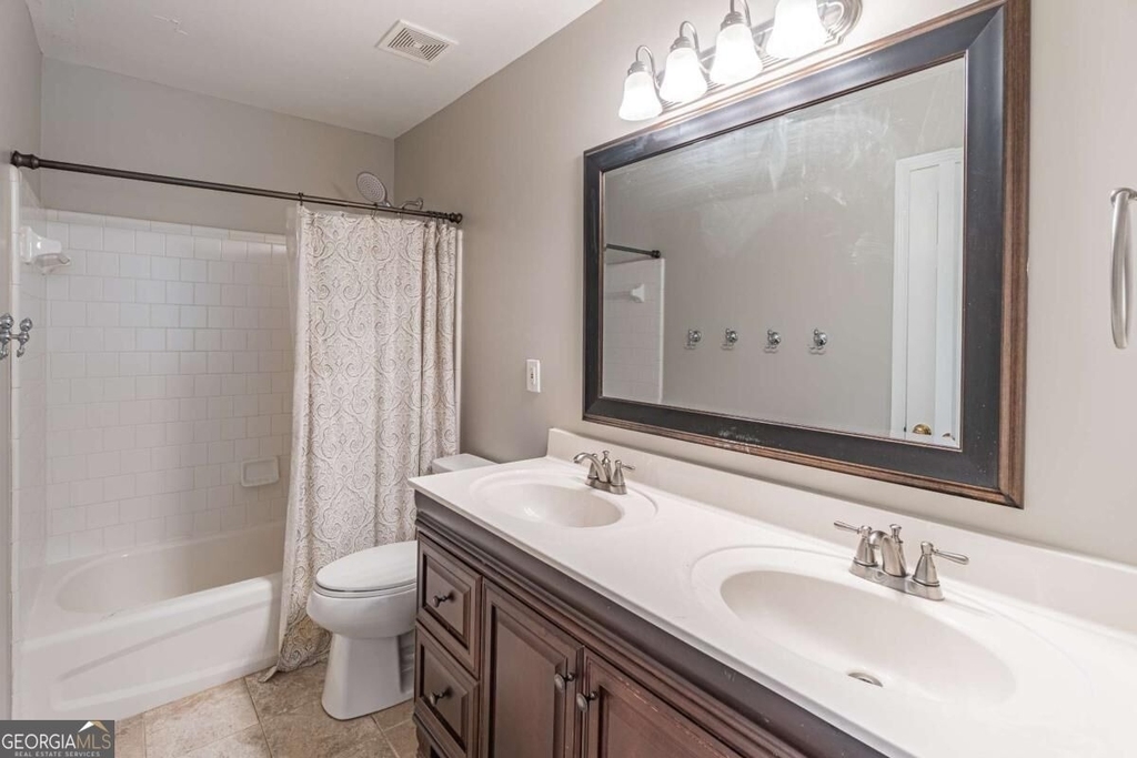 230 Albrighton Court - Photo 27