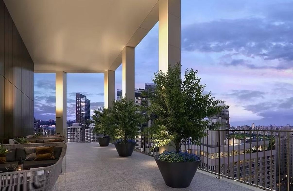15 West 61st Street - Photo 6