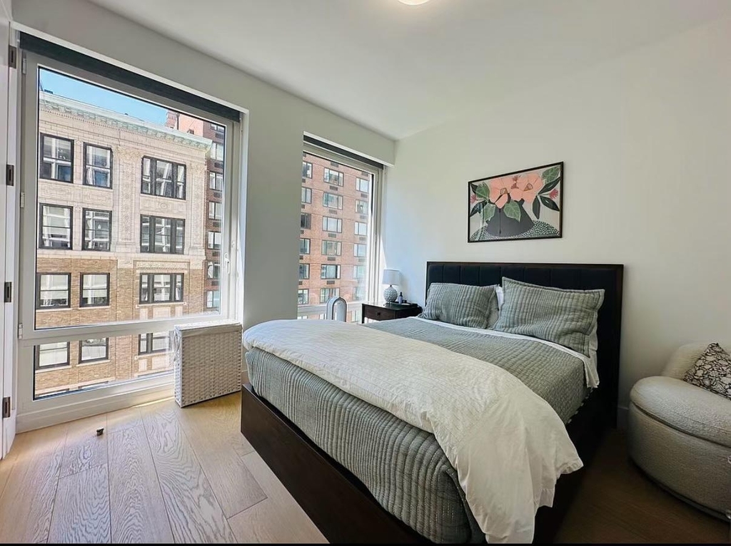 15 West 61st Street - Photo 1