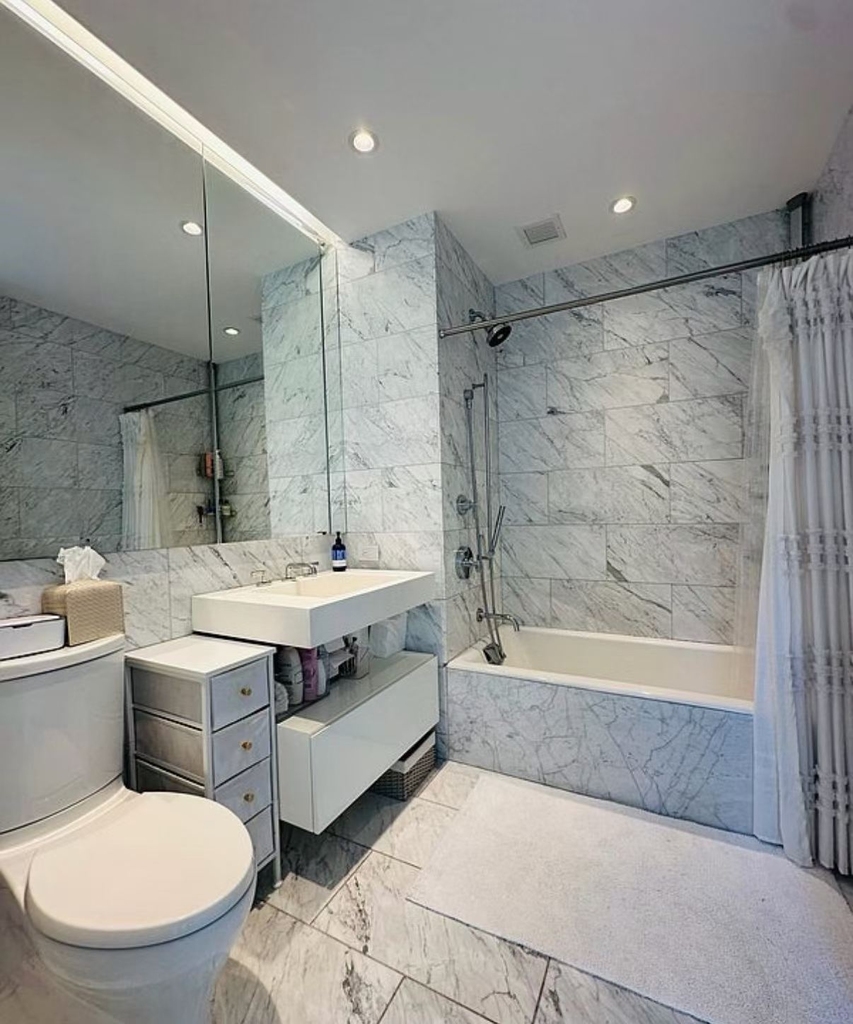 15 West 61st Street - Photo 2