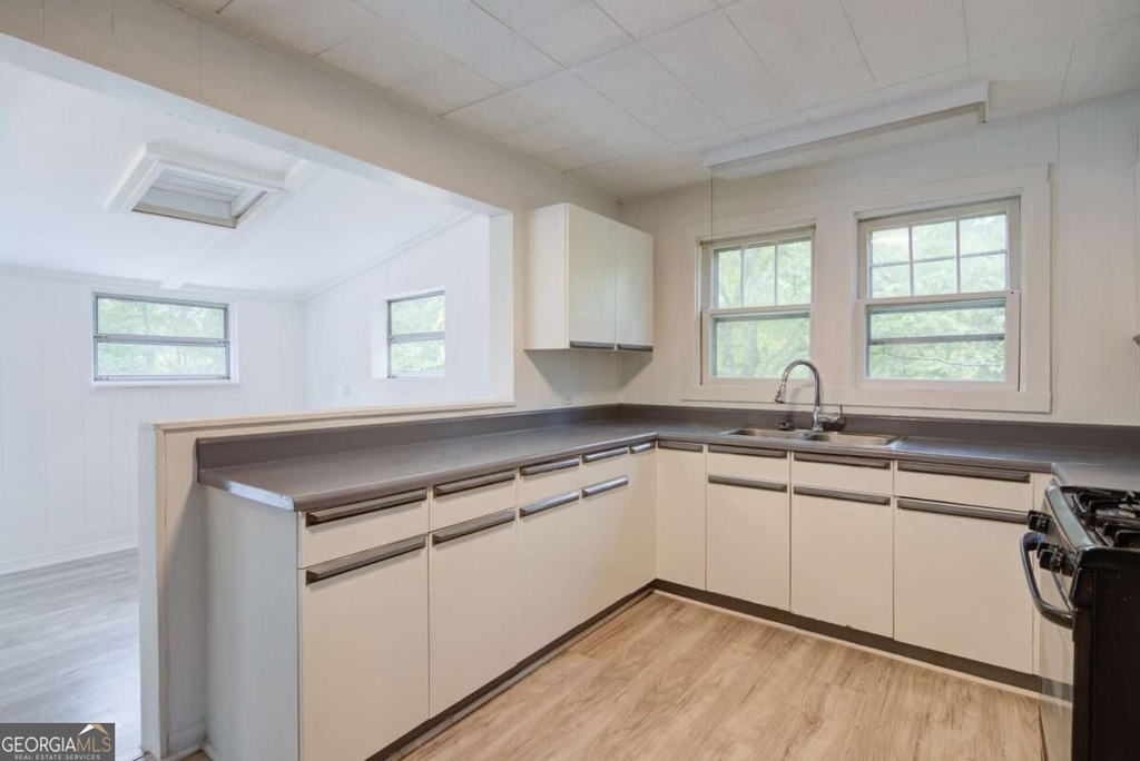 7985 Midway Road - Photo 5