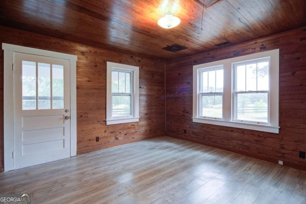 7985 Midway Road - Photo 9