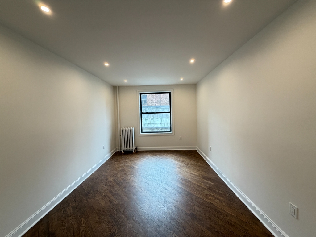 382 Wadsworth Avenue - Photo 3
