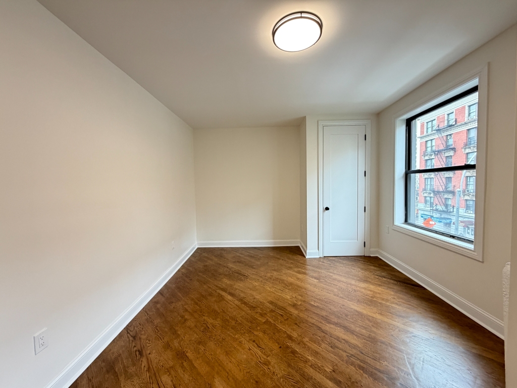 382 Wadsworth Avenue - Photo 7