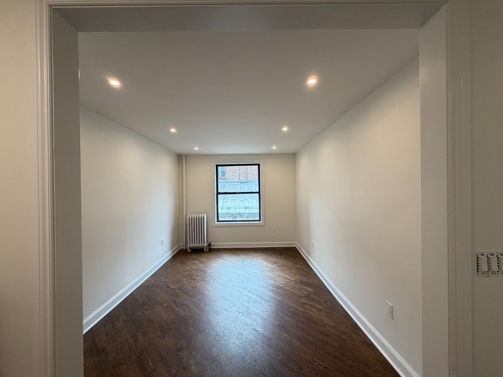 382 Wadsworth Avenue - Photo 5