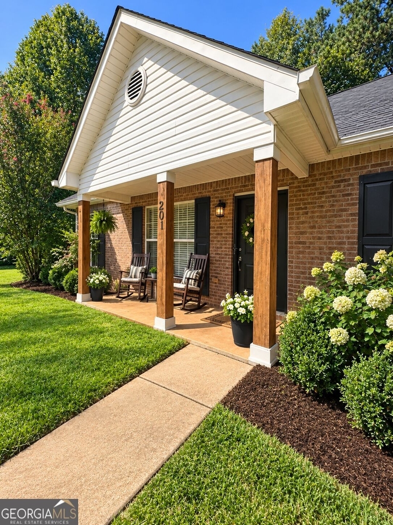 201 Derek Court - Photo 1