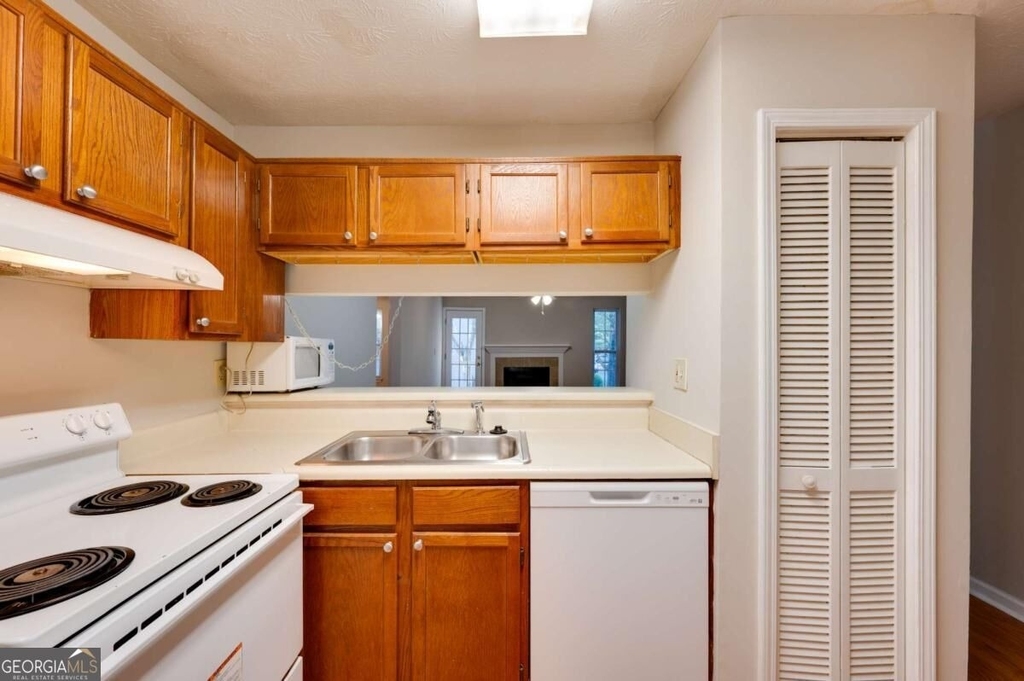 466 Teal Court - Photo 6