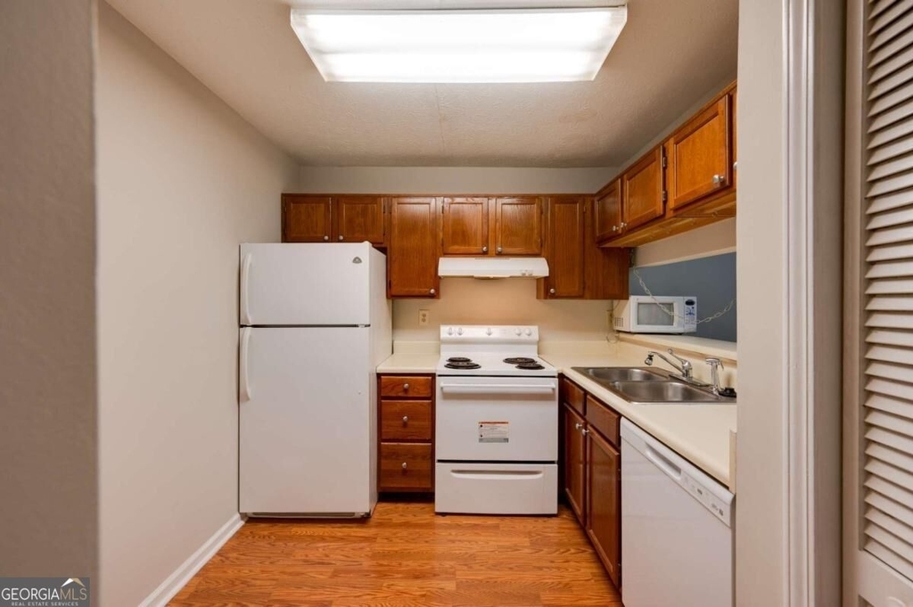 466 Teal Court - Photo 4