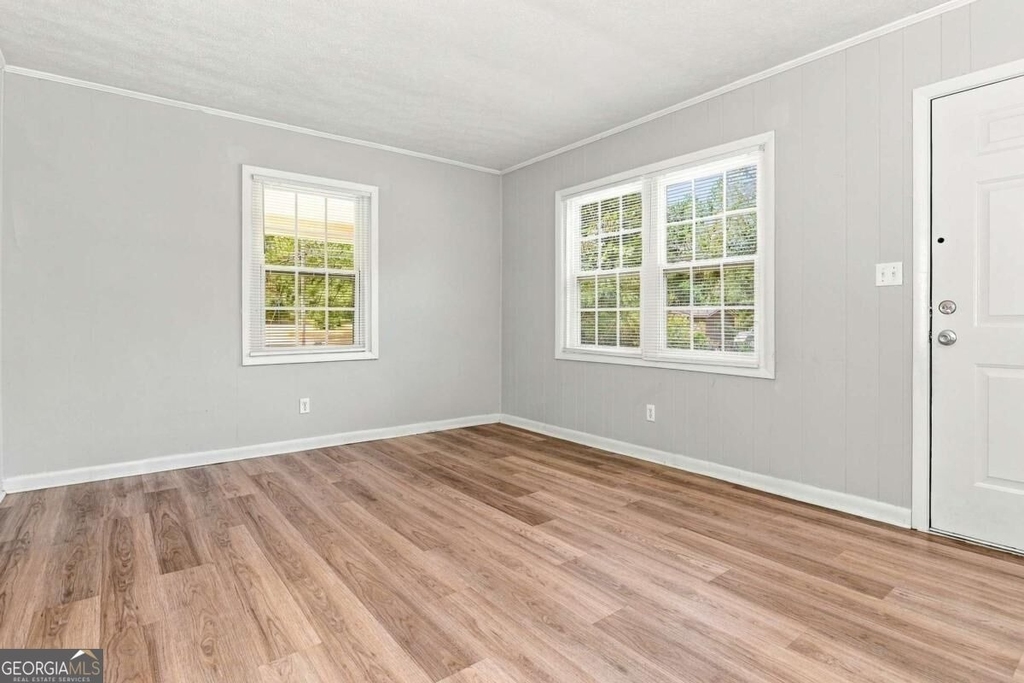 316 Eleanor Drive - Photo 5