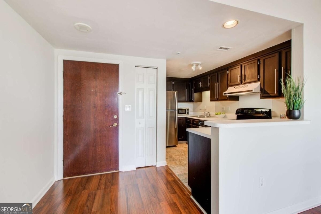 199 14th Street - Photo 4