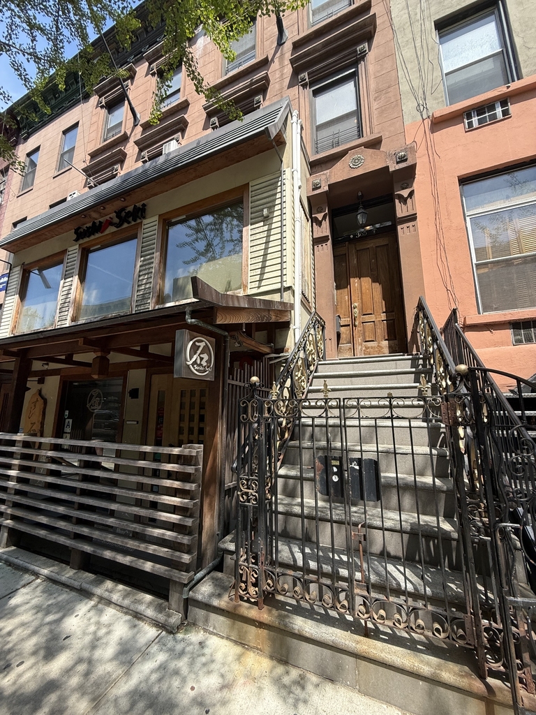 365 West 46th Street - Photo 5