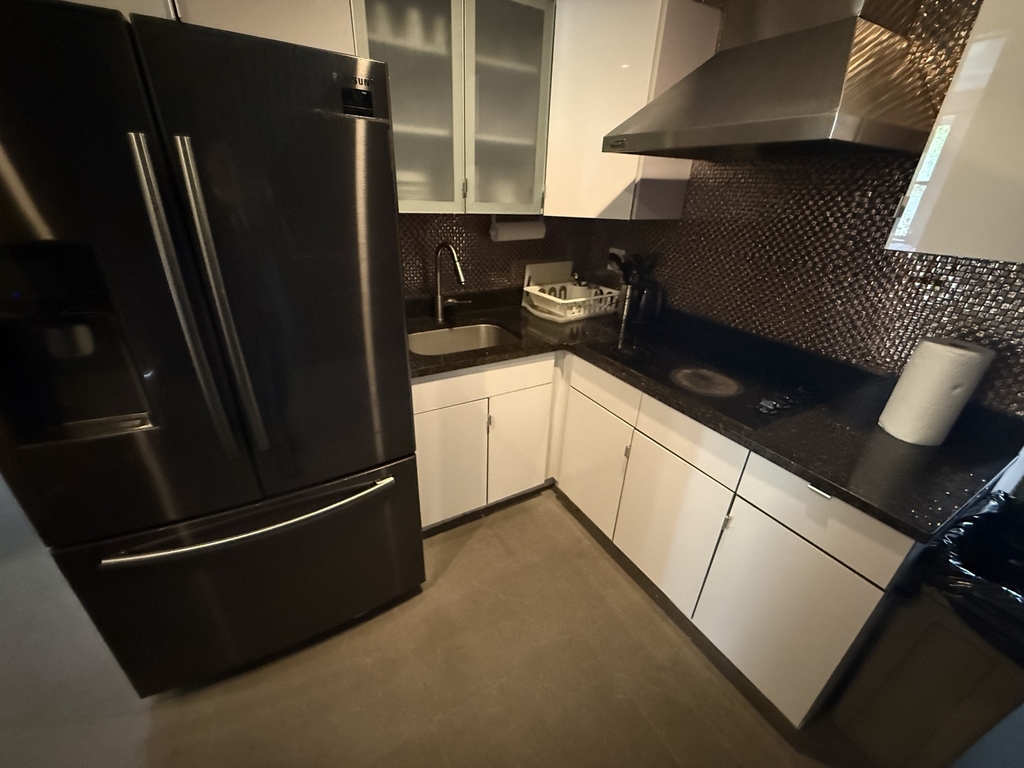 365 West 46th Street - Photo 10