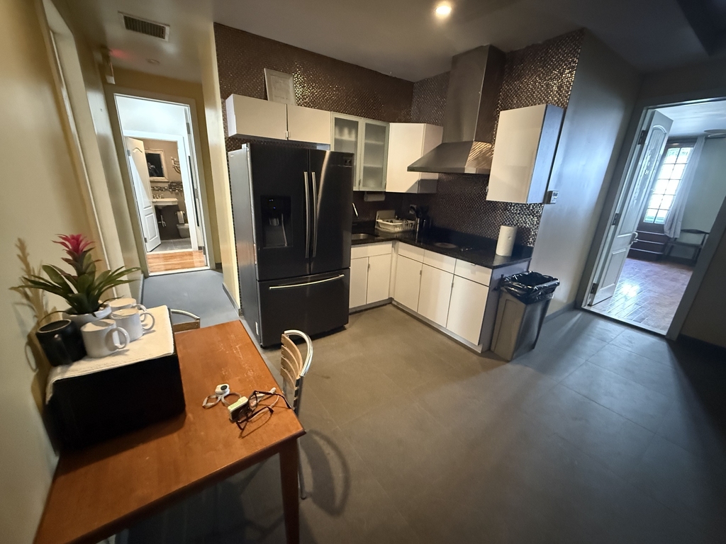 365 West 46th Street - Photo 9