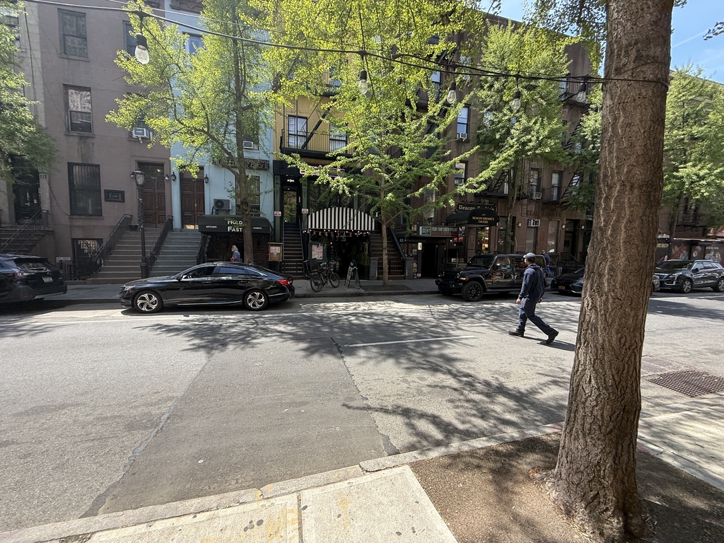 365 West 46th Street - Photo 7