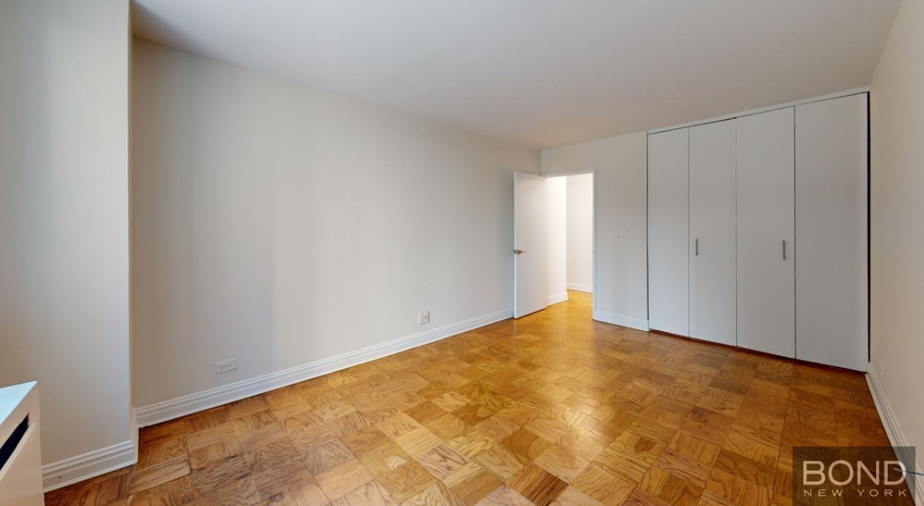 East 71st Street - Photo 7
