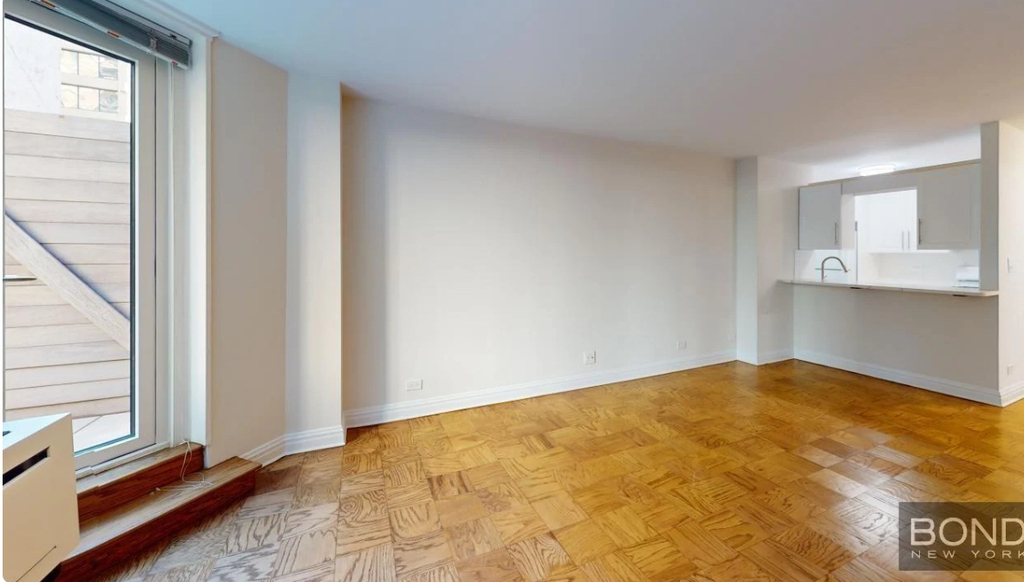 East 71st Street - Photo 5