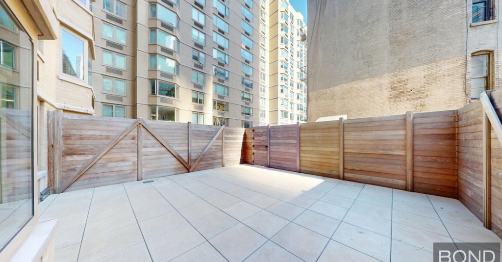 East 71st Street - Photo 0