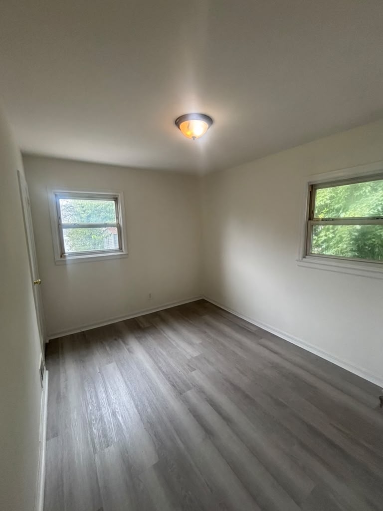  3BD,1Bath in St. Albans  - Photo 1