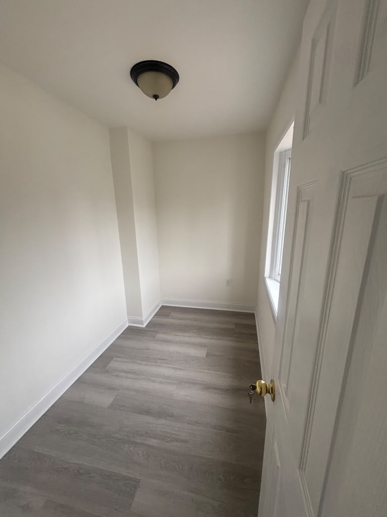  3BD,1Bath in St. Albans  - Photo 3
