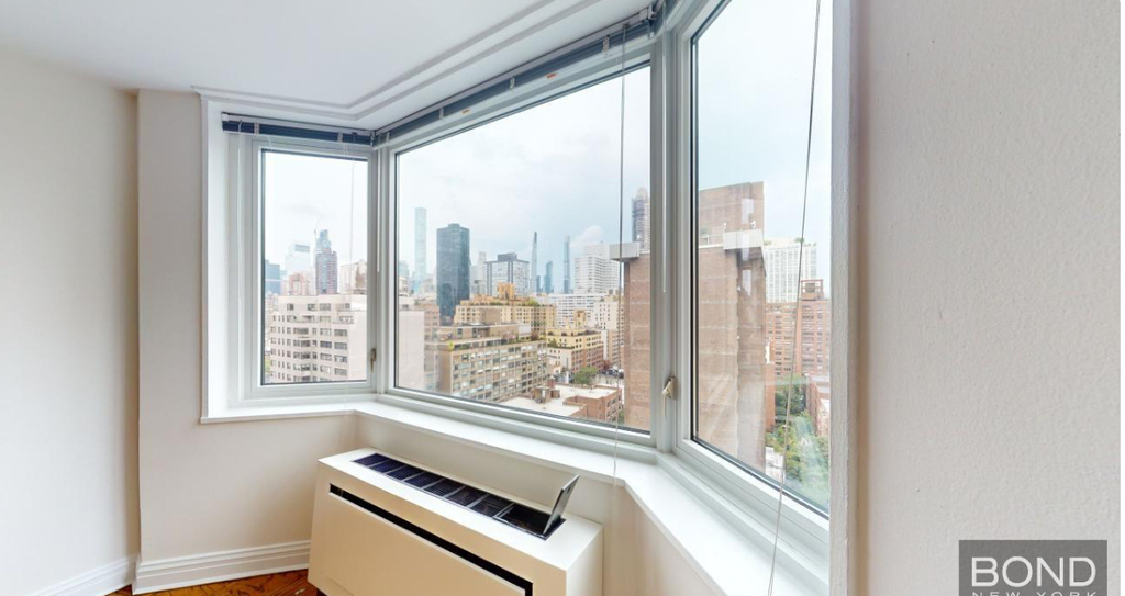 East 71st Street - Photo 0