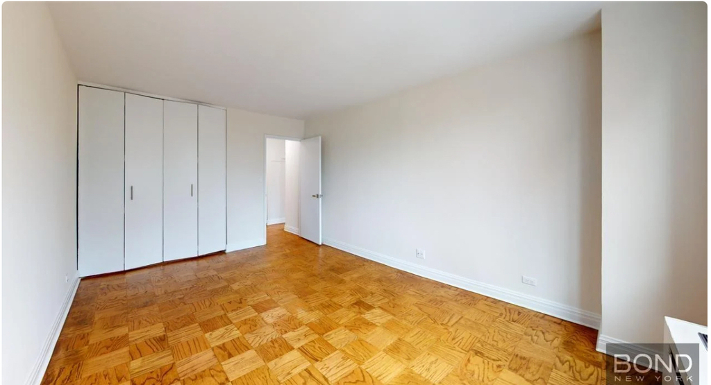East 71st Street - Photo 8