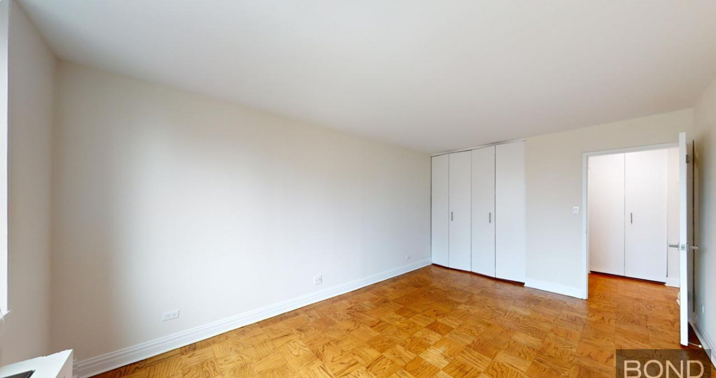 East 71st Street - Photo 7