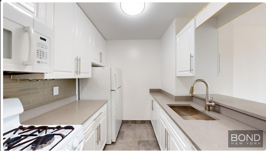 East 71st Street - Photo 9