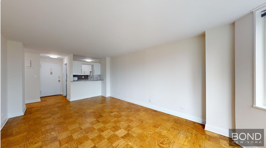 East 71st Street - Photo 4
