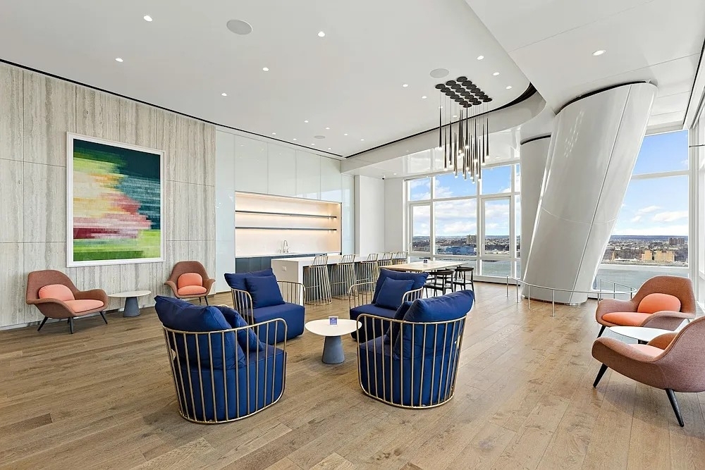 555 West 38th Street - Photo 4