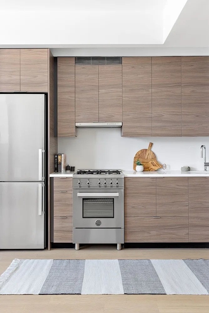 555 West 38th Street - Photo 1