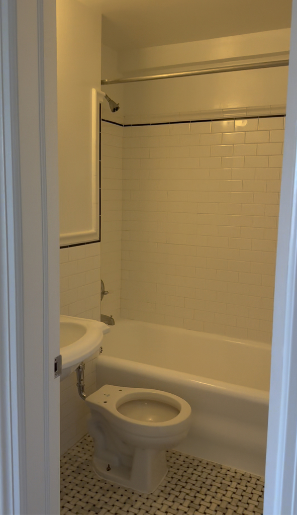 Christopher Street & Bleeker St - Photo 3