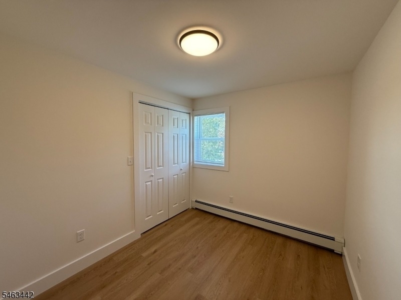 391 Hollywood Ave - Photo 5